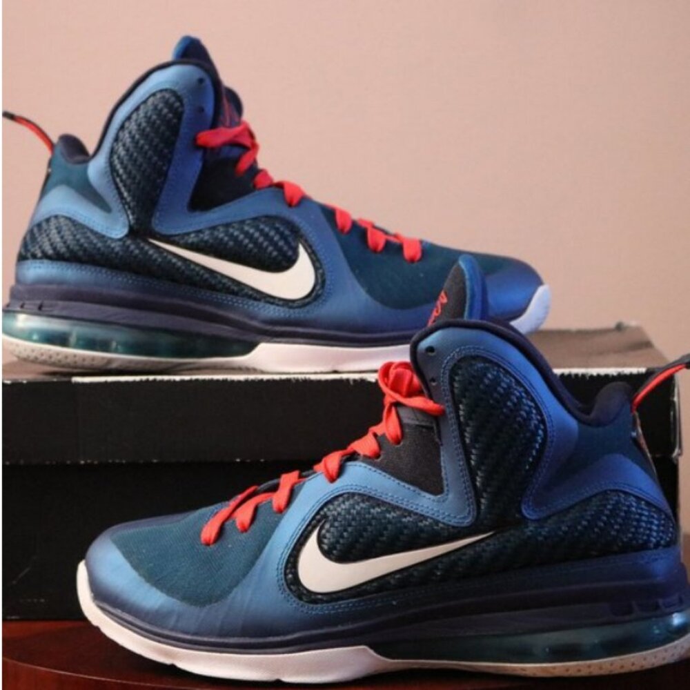 Nike LeBron 9 Size 8